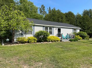 7763 Lagoon Dr, Alanson, MI 49706