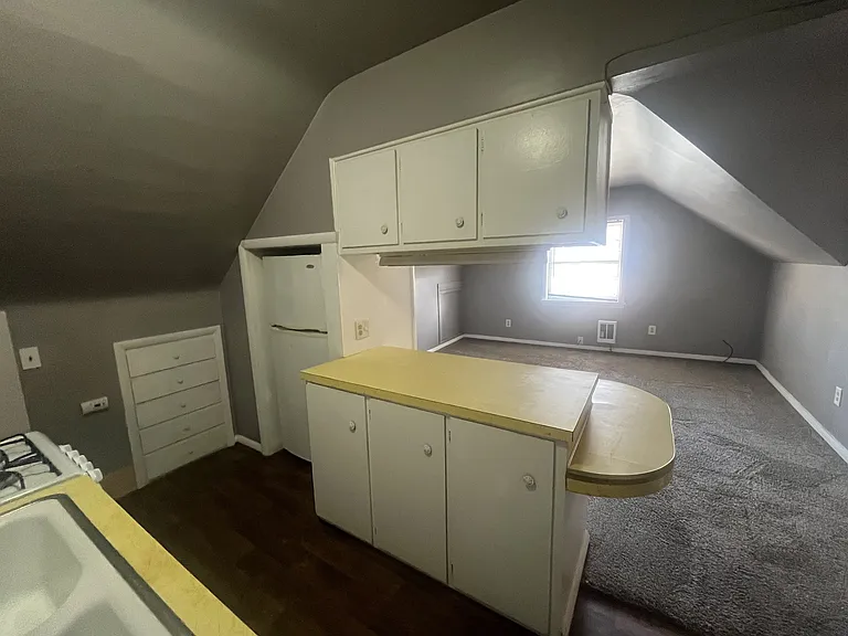 1 bed, 1.0 bath, $775 — Photo 8