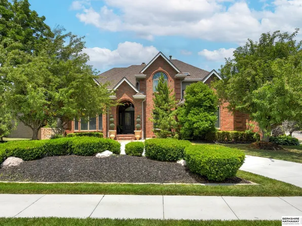 13504 Parker St, Omaha, NE 68154