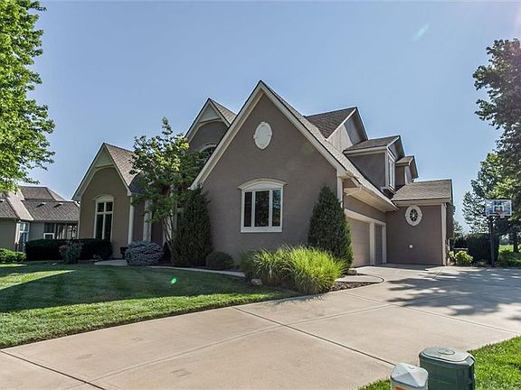 2nd image of 9613 Vista Dr