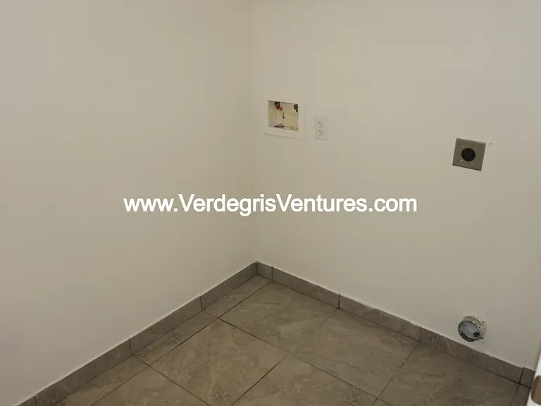 236 S Scott St #76028 — Photo 9