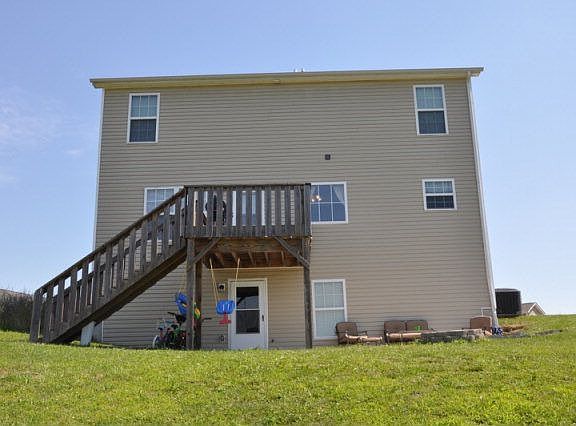 2nd image of 652 Jennifer Dr