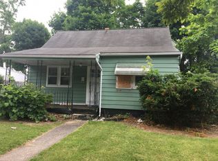 77 Skylane Dr, Rochester, NY 14621