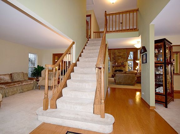 2nd image of 1177 Chesapeake Ct