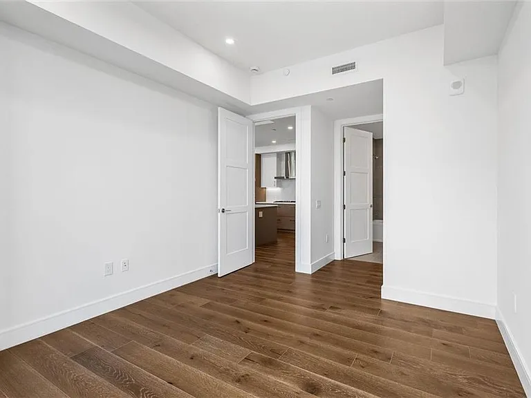 2425 Peachtree Rd NE #503 — Photo 24