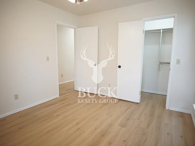 1628 Kavel Dr — Photo 24