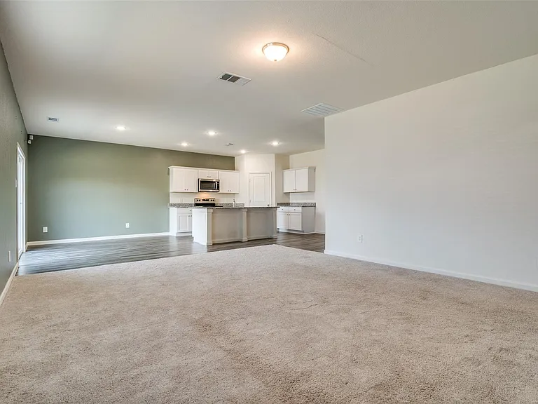 731 Yorkshire Dr — Photo 26