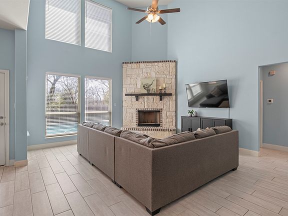 2nd image of 4002 Magnolia Ridge Dr