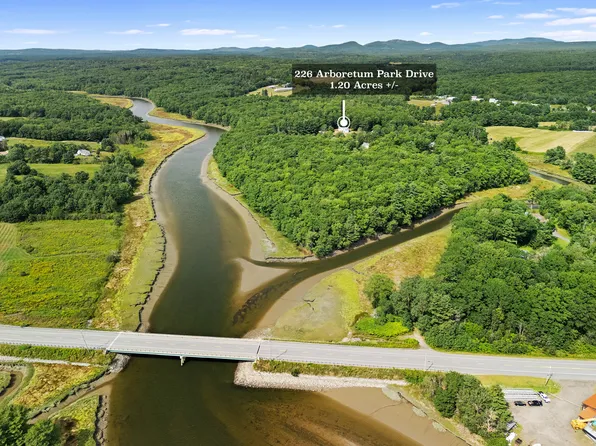 226 Arboretum Park Drive, Warren, ME 04864