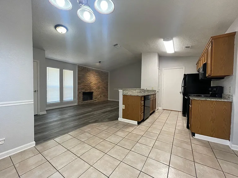 3403 S Meadow Dr — Photo 7