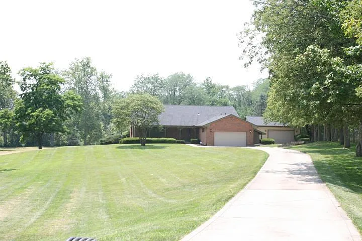 20451 Orchard Rd photo 1