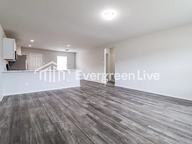17 Dobbin Dr — Photo 3