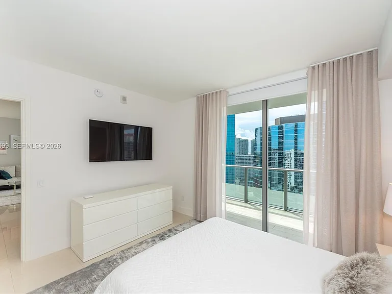 1300 Brickell Bay Dr #2900 — Photo 14