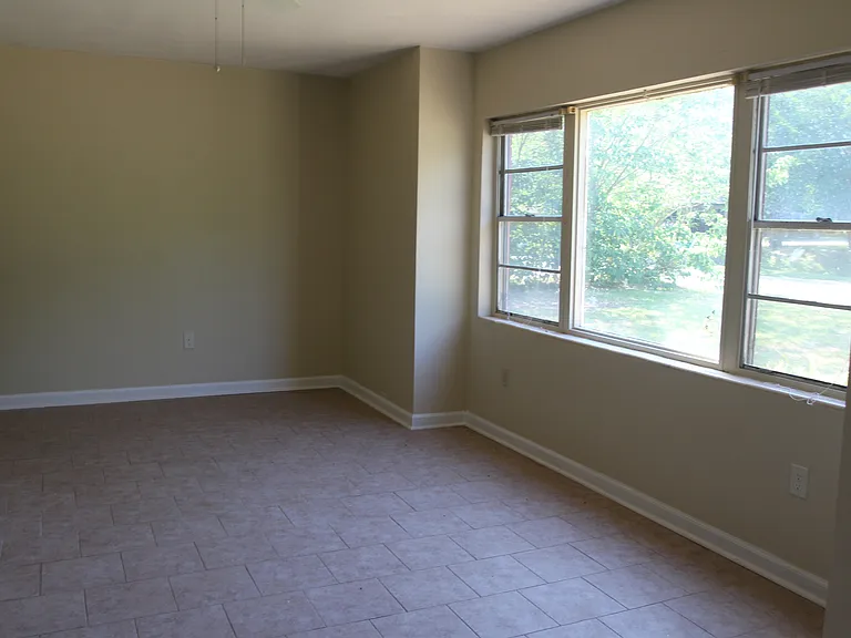 1506 Evelyn Ave — Photo 5