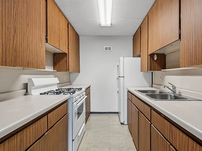 Chateau Student Housing Cooperative — Photo 76