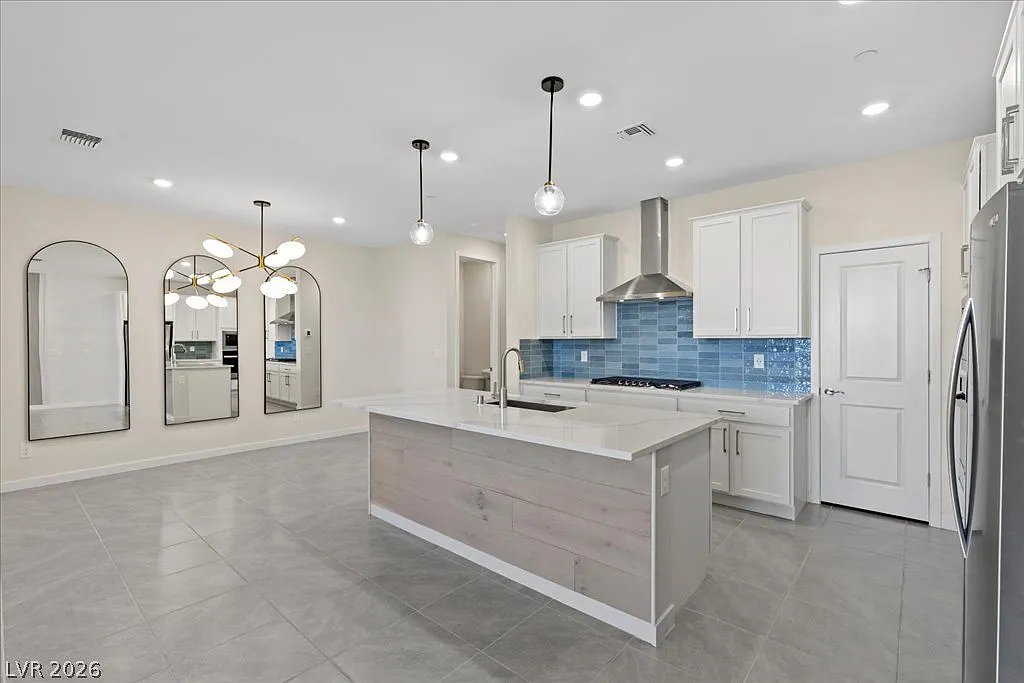 3 bed, 2.5 bath, 1560 sqft, $2,450 — Photo 2