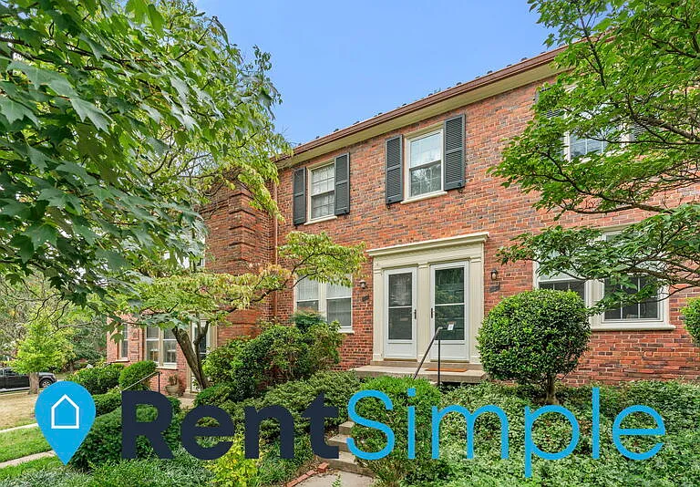 1300 S Barton St #338 — Photo 4
