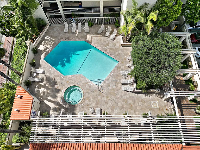 405 Avenida Granada — Photo 13