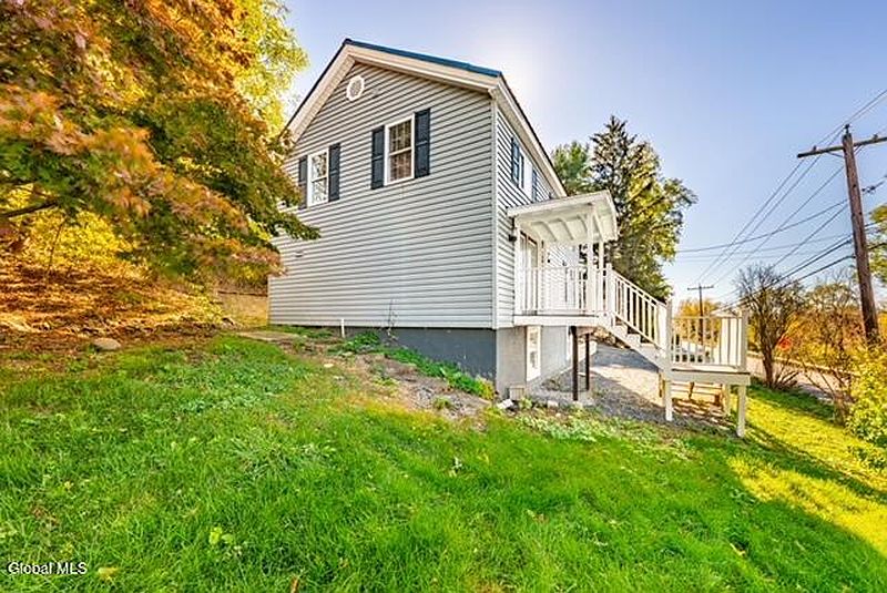2nd image of 924 River Road