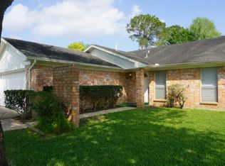 402 Heathgate Dr, Houston, TX 77062