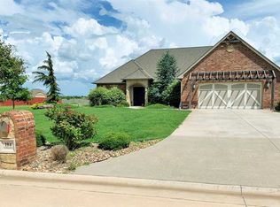 104 London Dr, Elgin, OK 73538