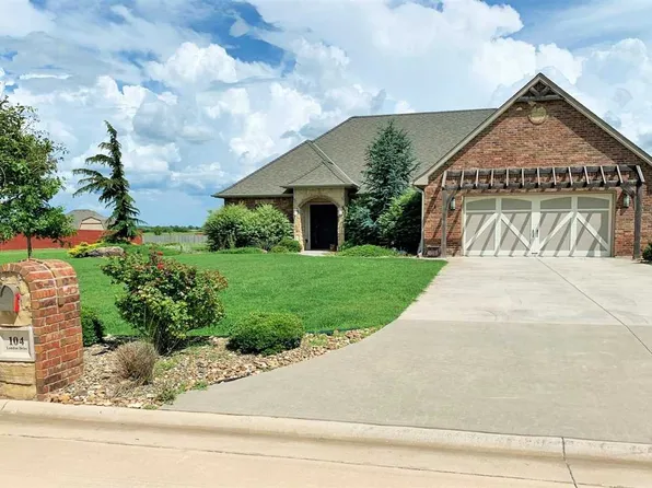 104 London Dr, Elgin, OK 73538