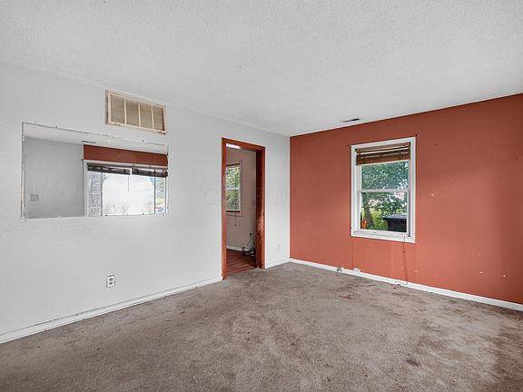 4th image of 2405 Lindale Rd