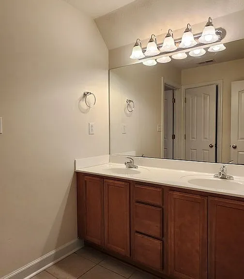 302 Savannah Dr — Photo 25