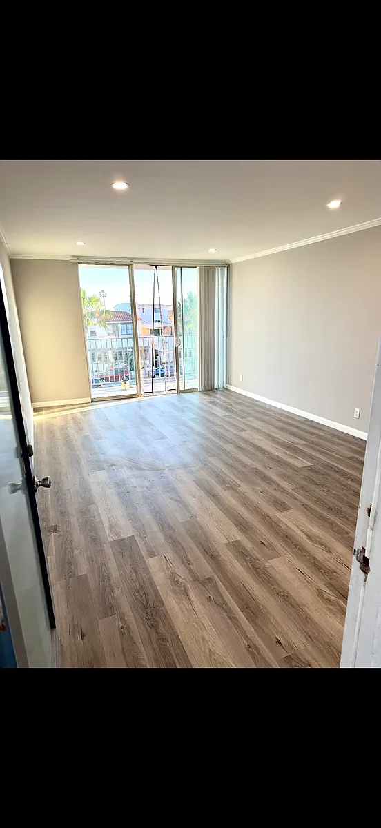 Building Photo - 1510 W Balboa Blvd #F