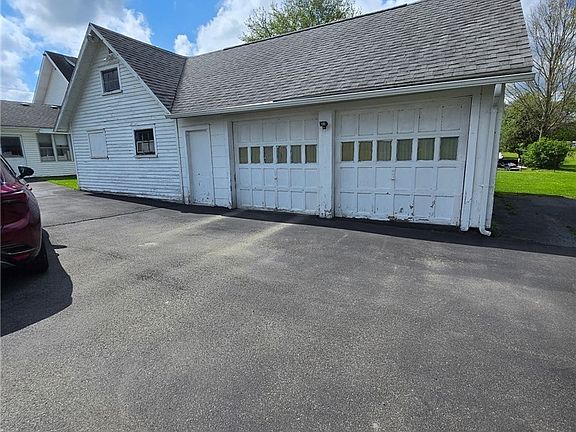 4th image of 1048 Olean Portville Rd