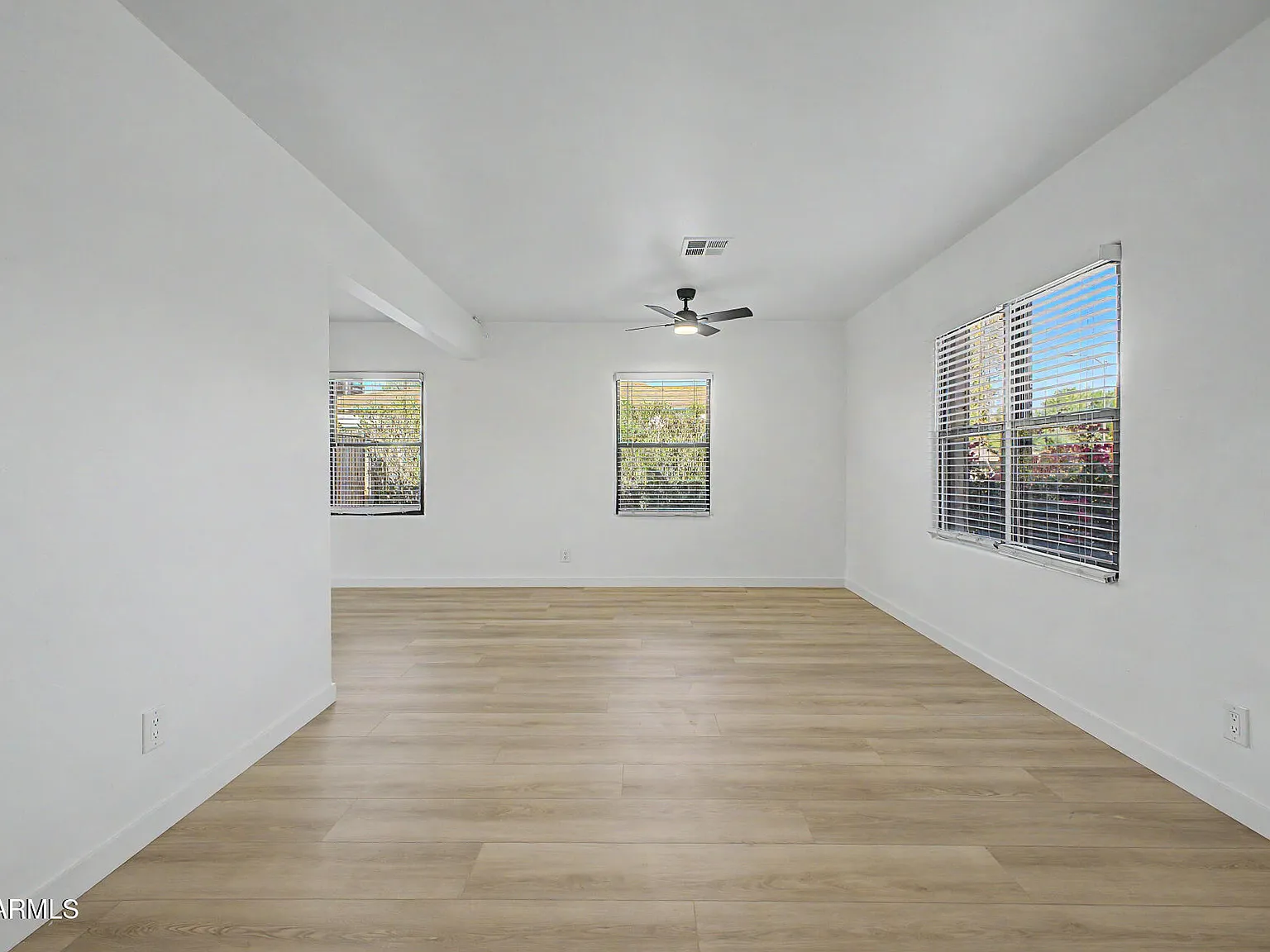 2 bed, 965 sqft, $1,950 — Photo 2