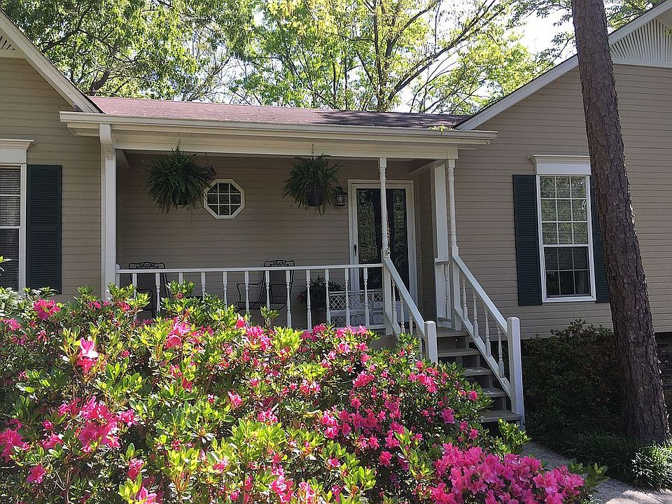 2nd image of 3201 Brookview Ln