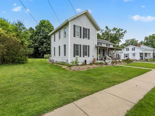 204 South St, Jonesville, MI 49250