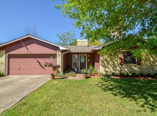 2402 Aprilmont Dr, Sugar Land, TX 77498