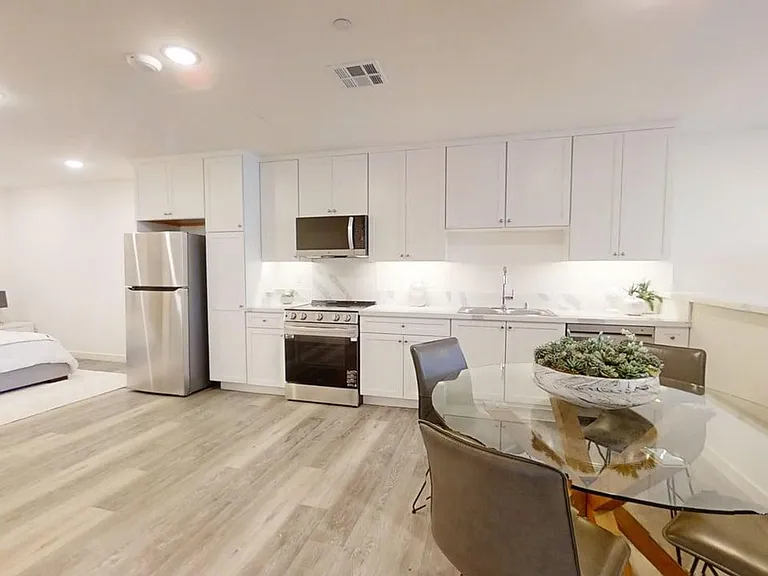 78 West Apartments — Photo 10