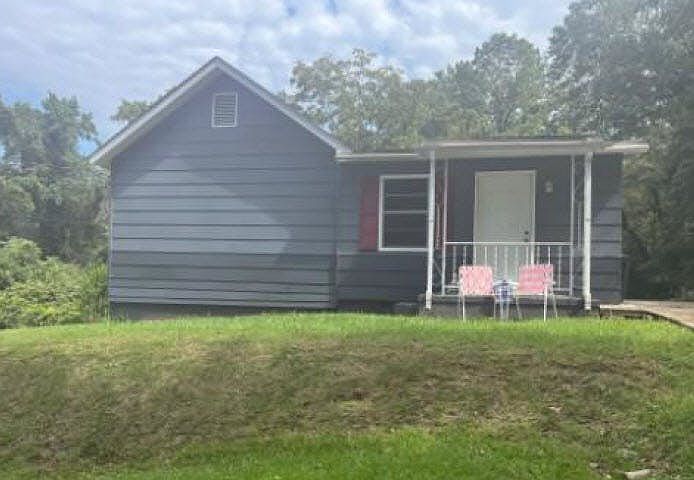 1st image of 910 17th Ave