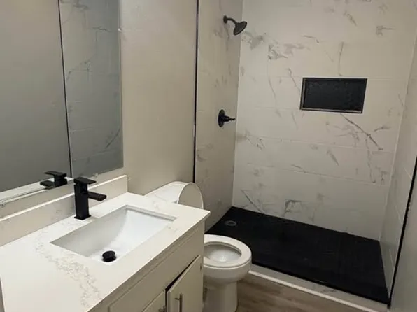 4047 Lakeshore Dr #B4, Lone Star, TX 75668