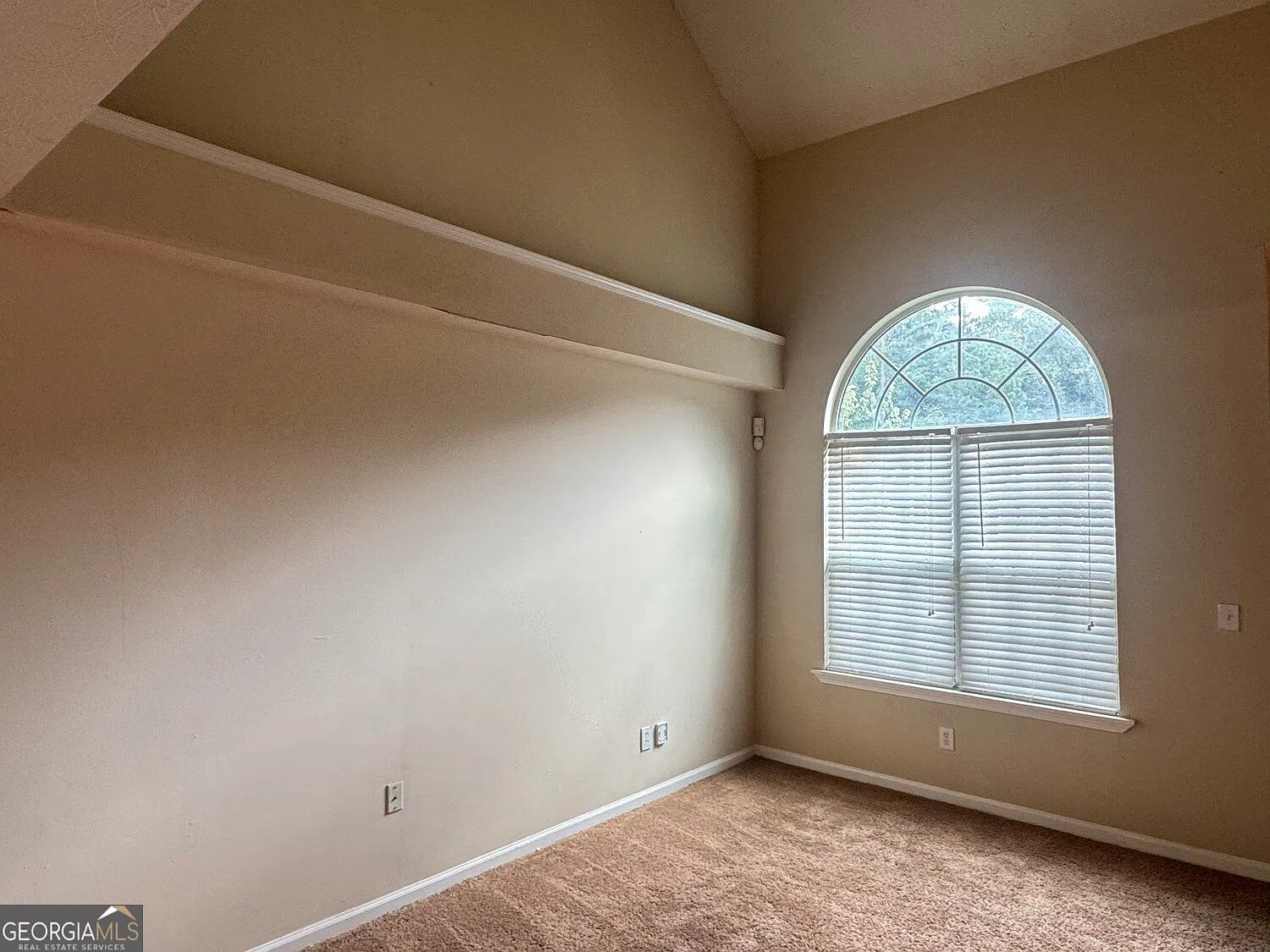 4 bed, 2.5 bath, 2094 sqft, $1,950 — Photo 3