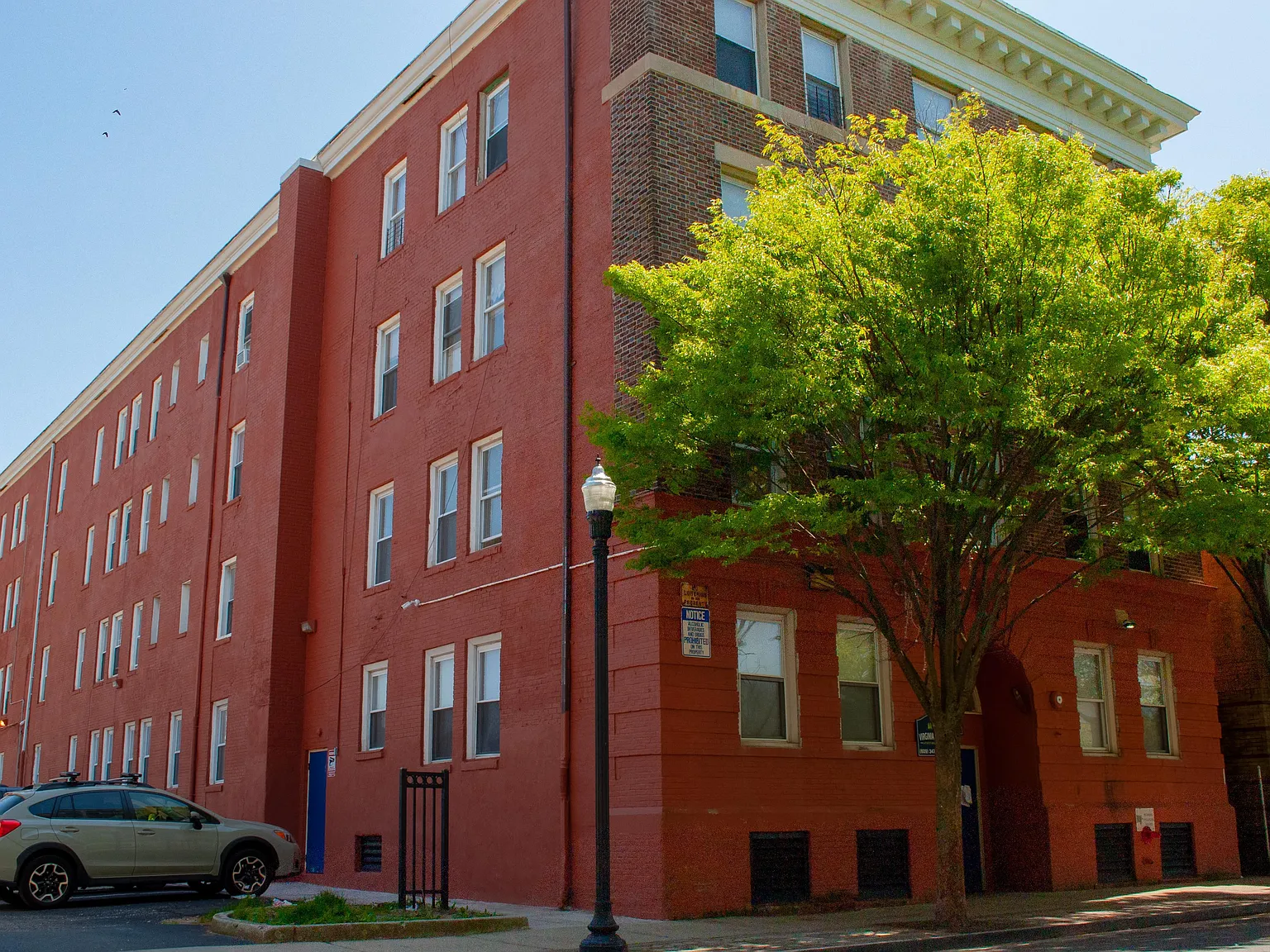 Virginia Arms Apartments — Photo 2