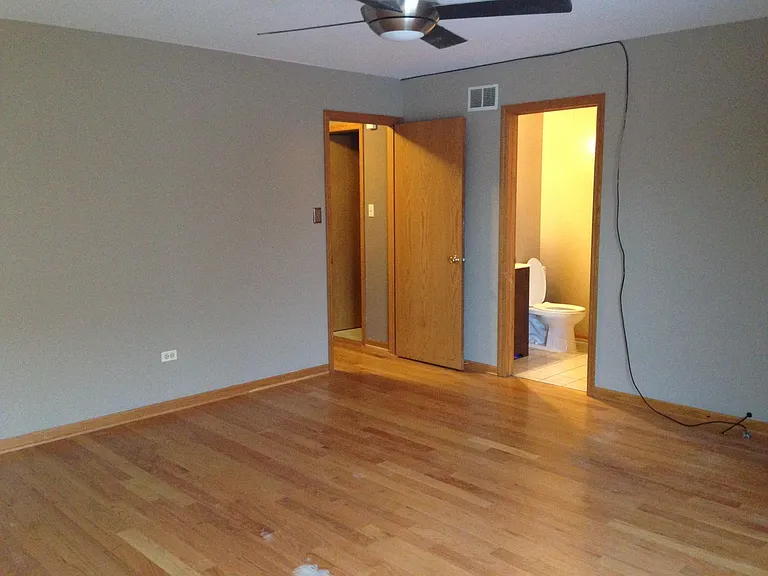 334 W 32nd St — Photo 5