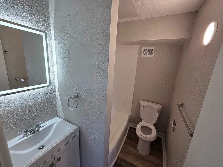 Campus View Apartments — Photo 45