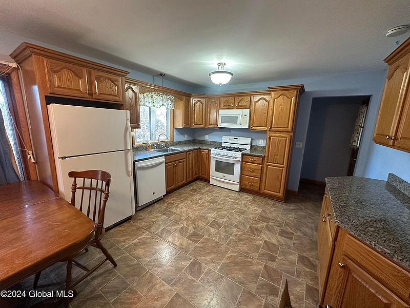 3rd image of 26 James Drive