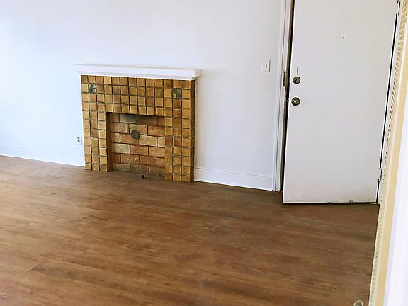 3rd image of 101 S Cordova St APT 6
