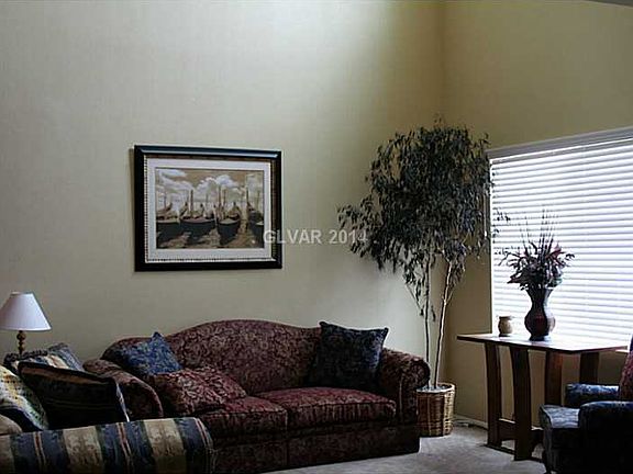 2nd image of 5512 Oatfield St