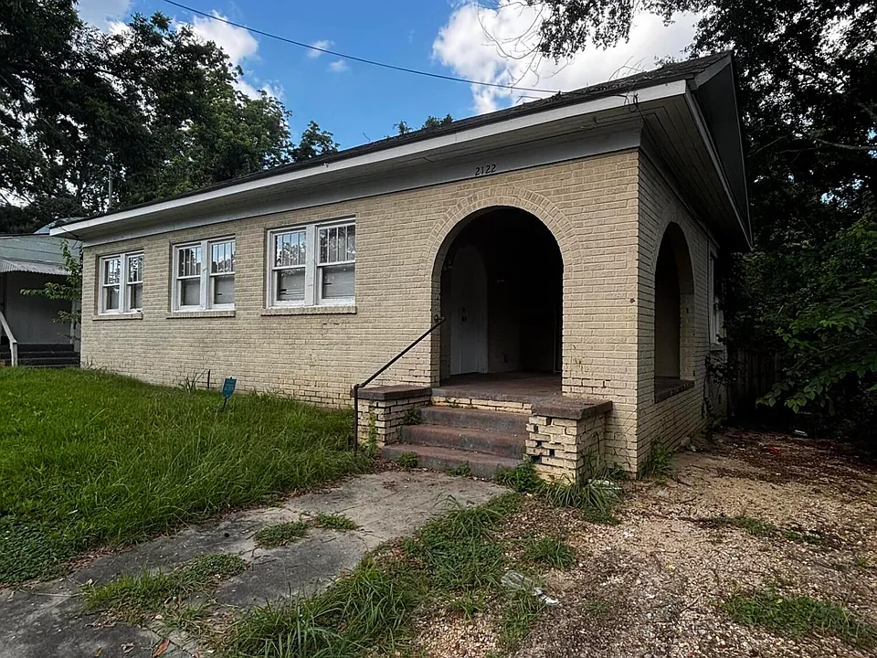 2122 26th Ave