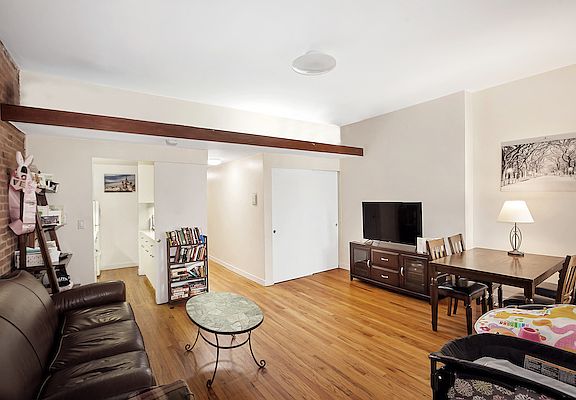 2nd image of 9 W 95th St APT D