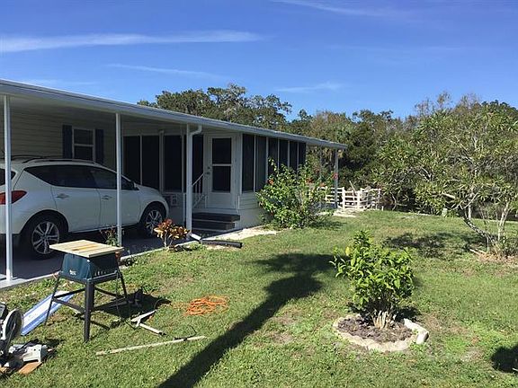 2nd image of 3243 Bay Oaks Dr Fl 34234