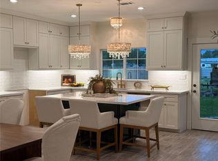 407 Harris Rd, Highlands, TX 77562