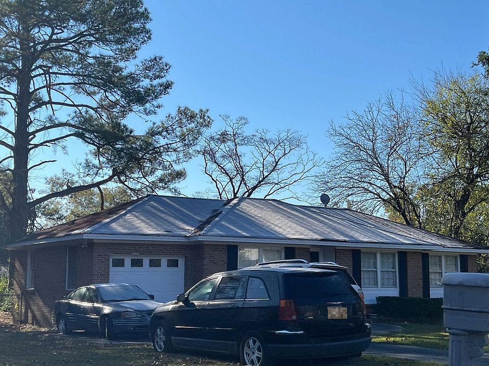 2nd image of 1728 Woodford Rd