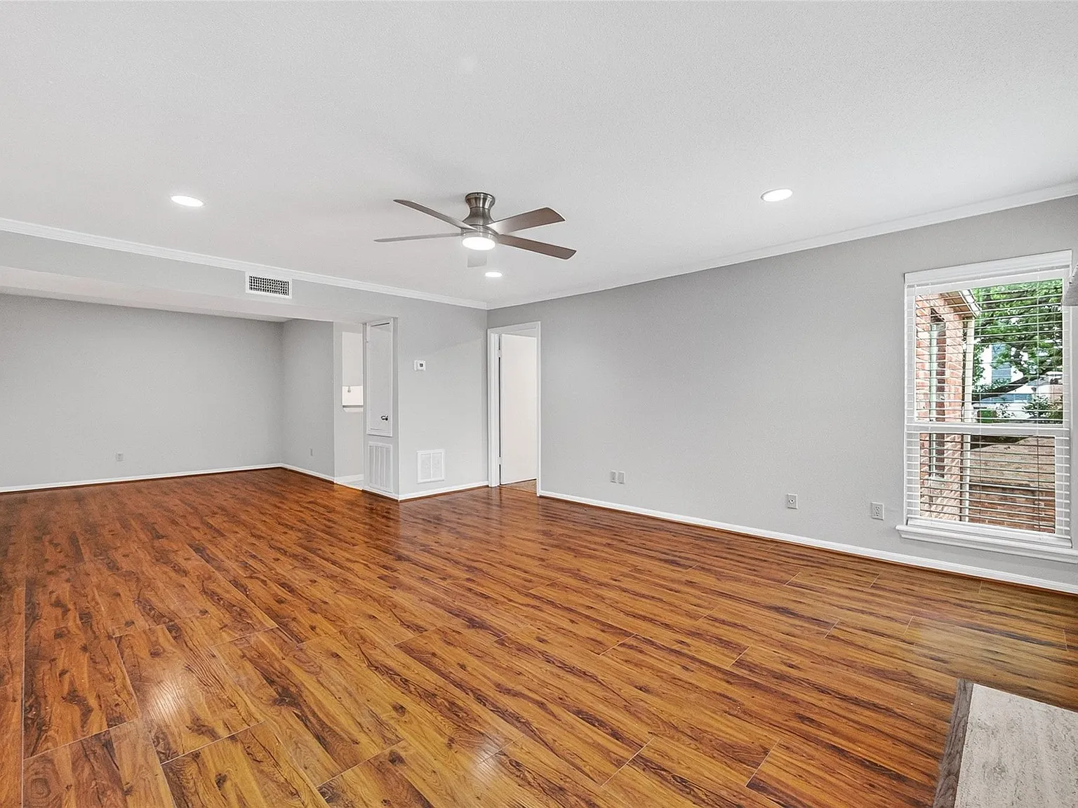 2 bed, 2.0 bath, 1252 sqft, $1,994 — Photo 4